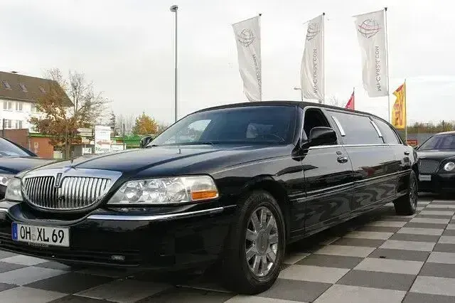 Gebraucht Lincoln Town Car 218 PS (160 kW) 2002 Schwarz Limousine