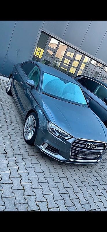 Gebraucht Audi A3 116 PS (85 kW) 2017 Grau Limousine
