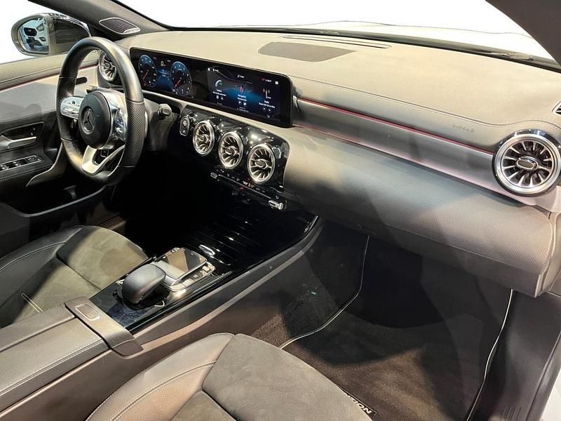 Gebraucht Mercedes CLA250 Shooting Brake AMG 224 PS (164 kW) 2020 Polarweiss Kombi