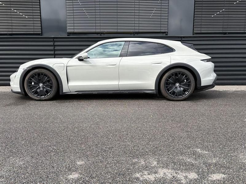 Grau Gebraucht 2022 Porsche Taycan Turbo Cross Turismo Limousine | 79.600 € - Bild 1/4