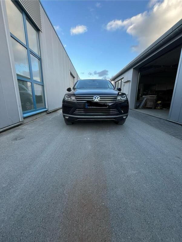 Schwarz Gebraucht 2015 VW Touareg SUV | 15.498 € (Superpreis) - Bild 1/4