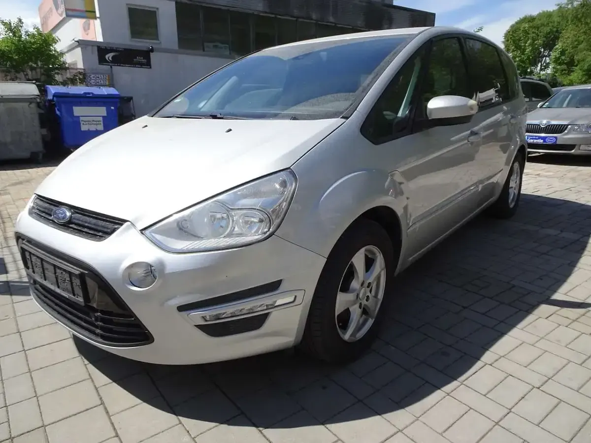 Gebraucht Ford S-MAX Trend 116 PS (85 kW) 2011 Polarsilber metallic Van / Kleinbus