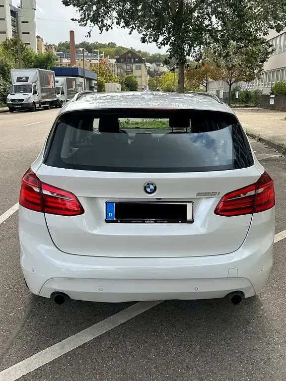 Gebraucht BMW 220 Active Tourer 192 PS (141 kW) 2016 Weiß Van / Kleinbus