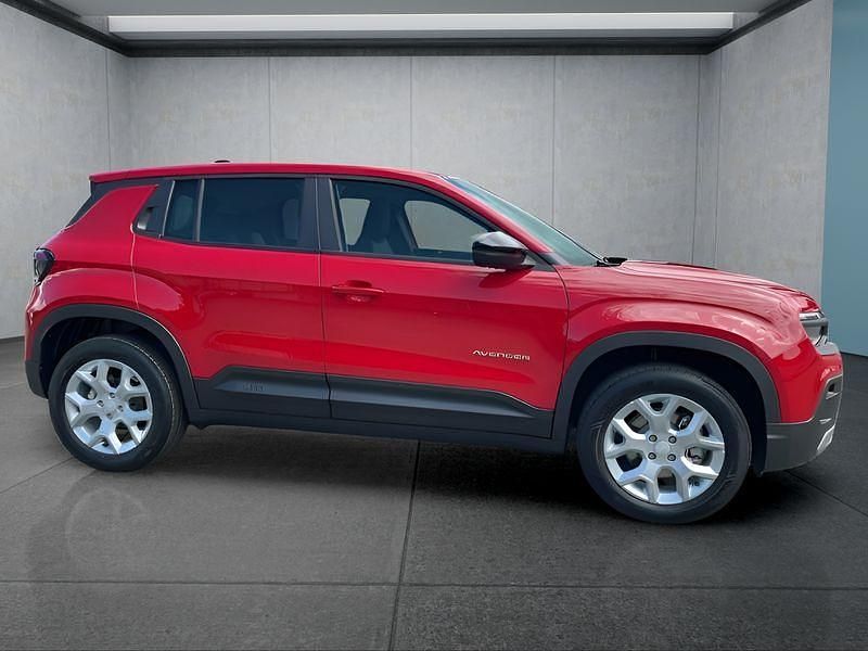 Neu Jeep Avenger 101 PS (74 kW) 2025 Rot SUV
