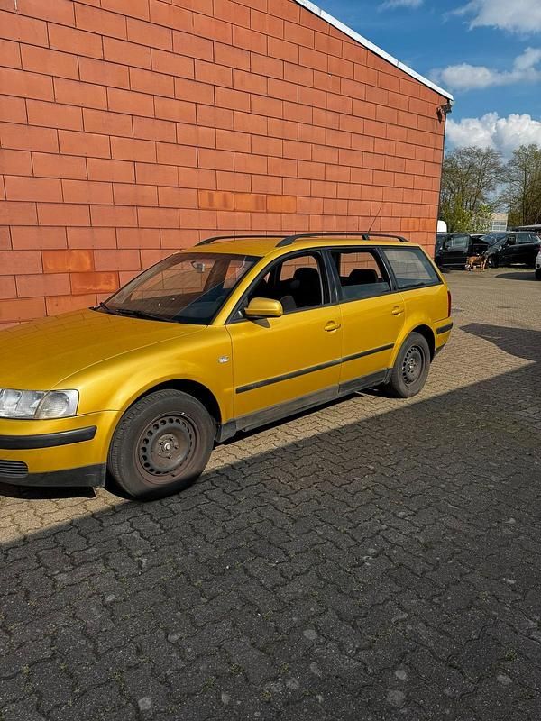 Second-hand VW Passat 110 CP (80 kW) 2000 Galben Break