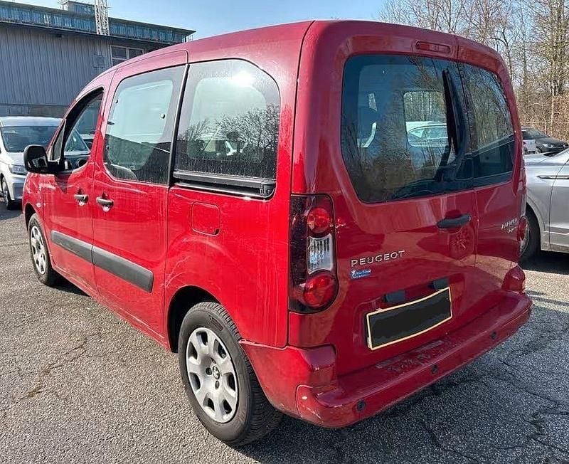 Gebraucht Peugeot TePee 99 PS (72 kW) 2017 Van / Kleinbus