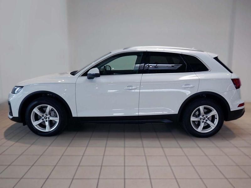 Gebraucht Audi Q5 Ambiente 204 PS (150 kW) 2023 Gletscherweiß metallic SUV