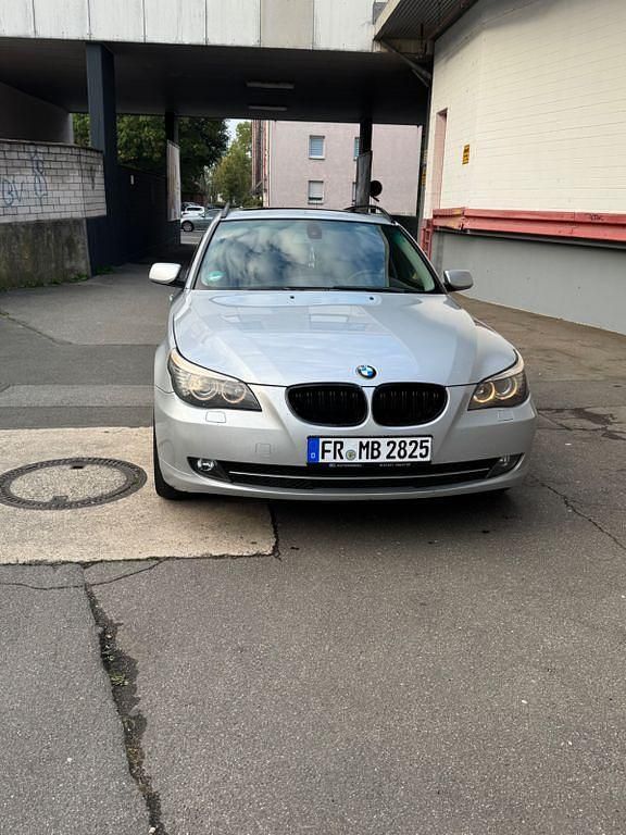 Grau Gebraucht 2007 BMW 530 Limousine | 3.800 € (Guter Preis) - Bild 1/4