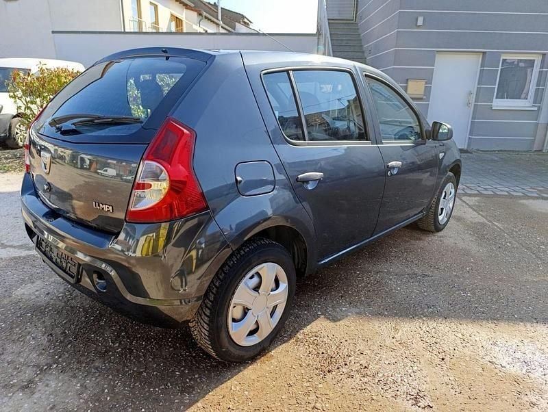 Gebraucht Dacia Sandero Basis 75 PS (55 kW) 2009 Grau Kleinwagen