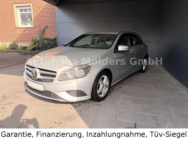Gebraucht Mercedes A180 122 PS (89 kW) 2014 Silber Kleinwagen