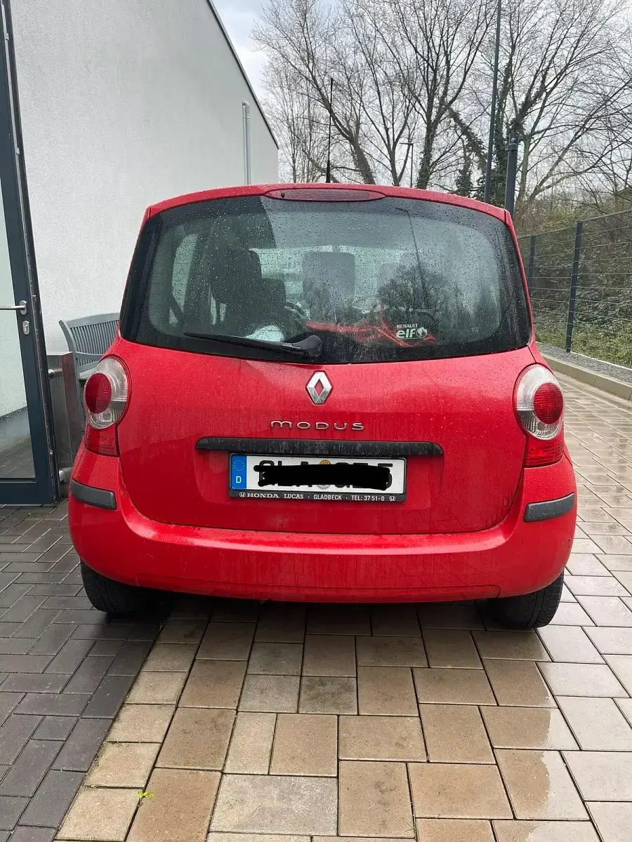 Używany Renault Modus 75 KM (55 kW) 2007 Czerwony Minivan