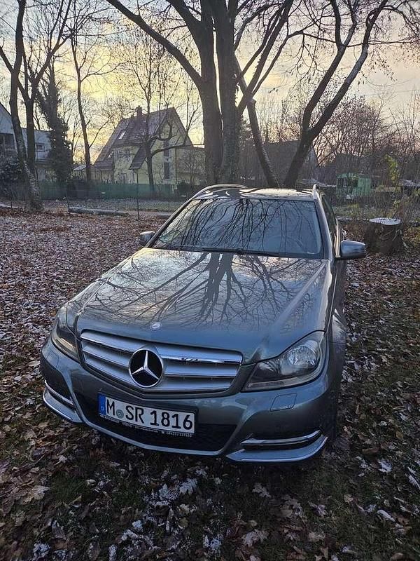Grau Gebraucht 2011 Mercedes C200 Avantgarde Kombi | 12.500 € (Teuer) - Bild 1/4