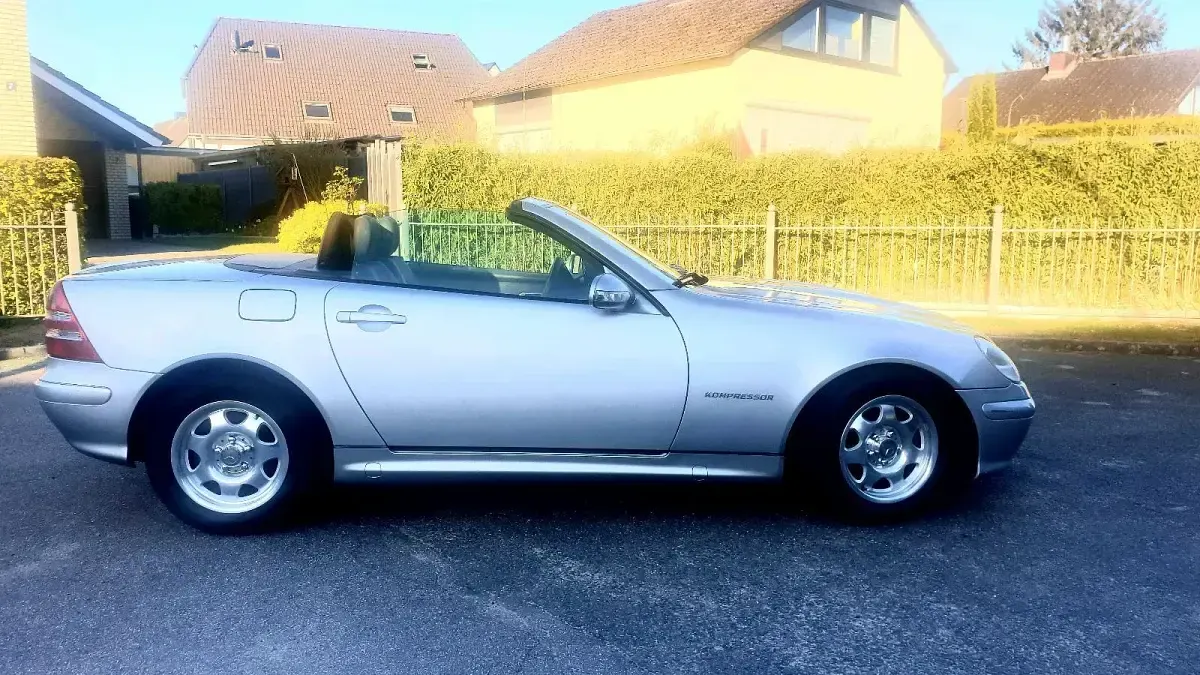 Second-hand Mercedes SLK200 163 CP (119 kW) 2003 Argintiu Cabrio