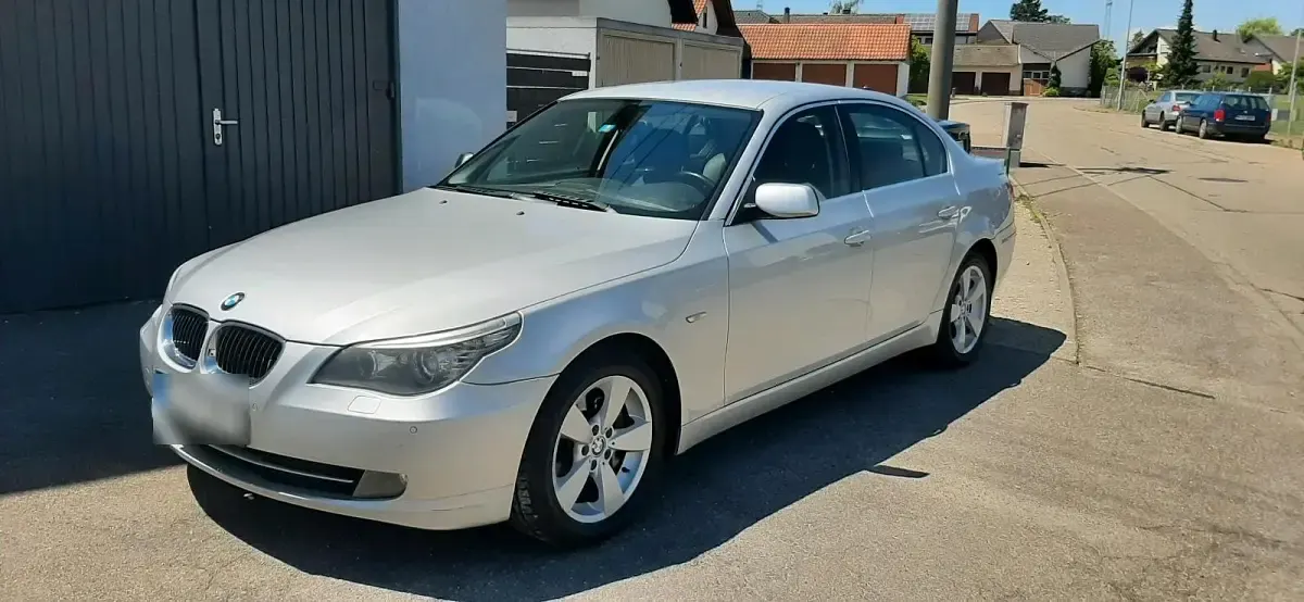 Gebraucht BMW 525 218 PS (160 kW) 2008 Silber Limousine