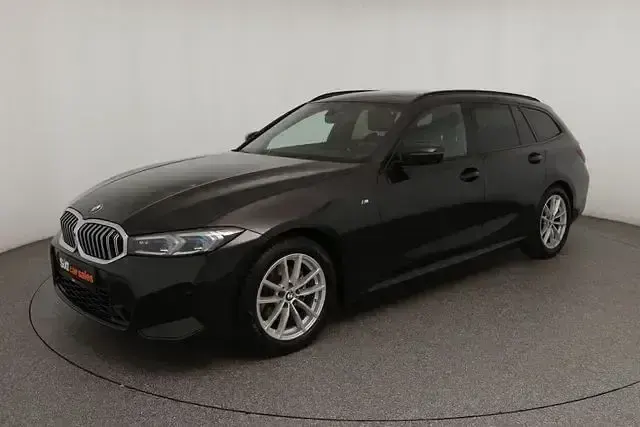 Gebraucht BMW 320 M Sport 190 PS (139 kW) 2025 Black sapphire Kombi