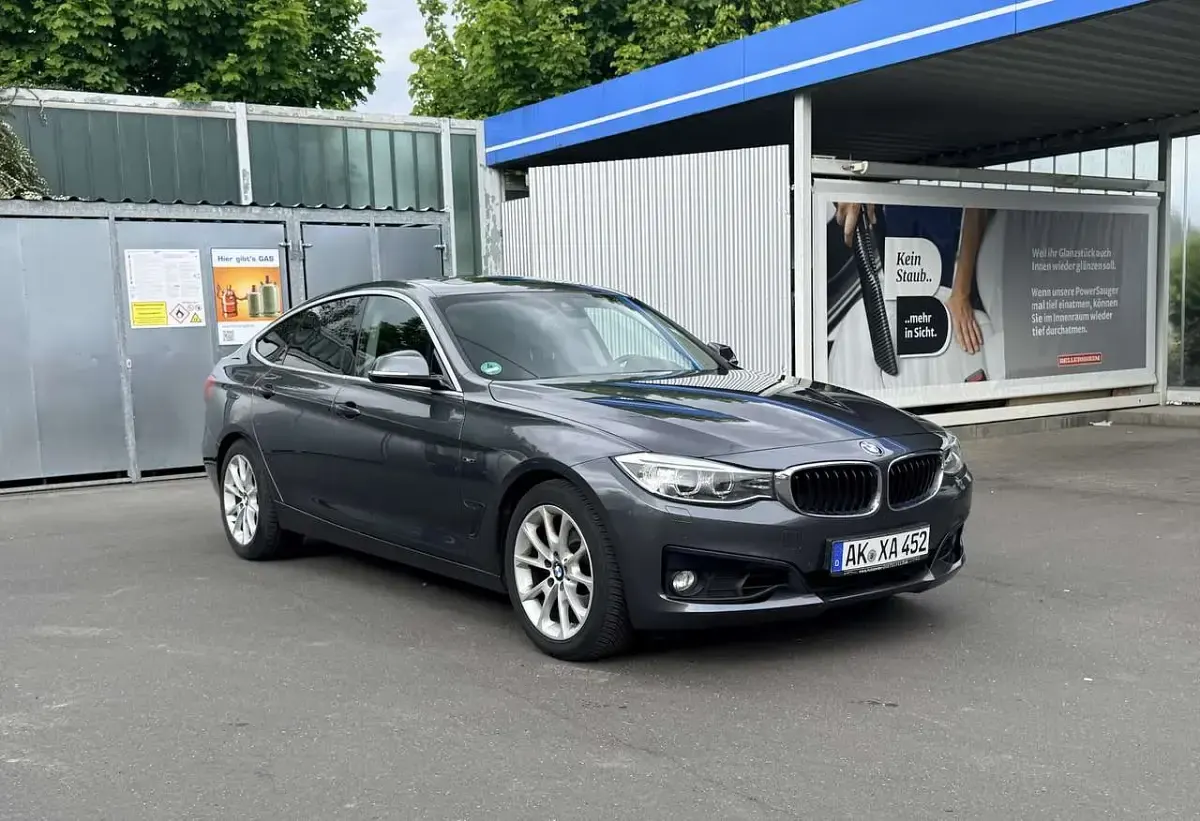 Gebraucht BMW 325 218 PS (160 kW) 2015 Grau Kleinwagen