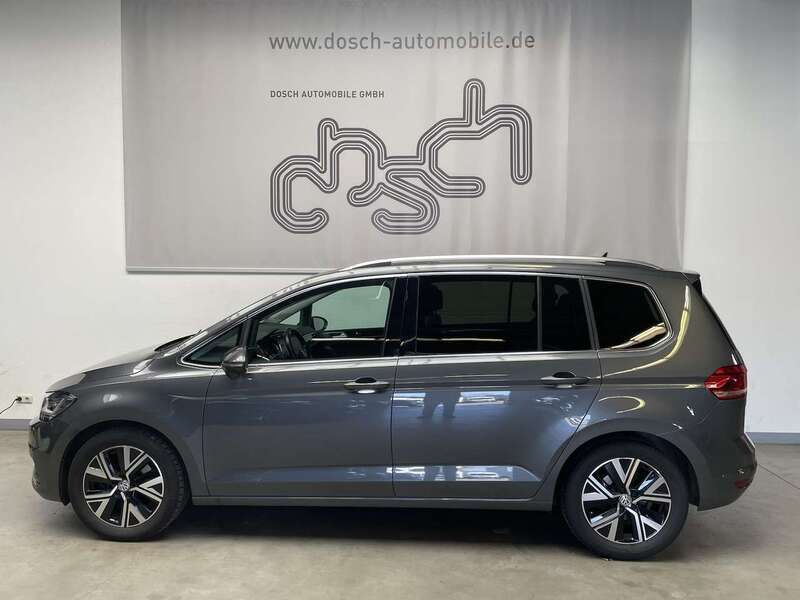 Indiumgrau Gebraucht 2020 VW Touran Highline Van / Kleinbus | 21.890 € (Guter Preis) - Bild 1/4