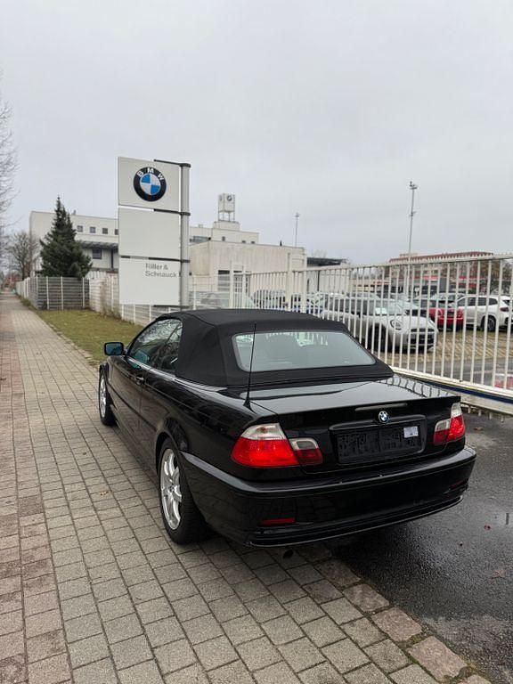 Schwarz Gebraucht 2003 BMW 318 Cabriolet Sport Line Cabrio | 4.500 € (Guter Preis) - Bild 1/4