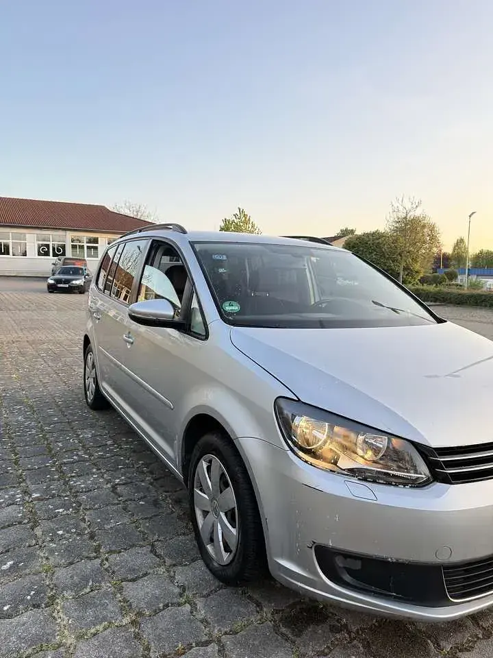 Gebraucht VW Touran 140 PS (102 kW) 2012 Silber Van / Kleinbus