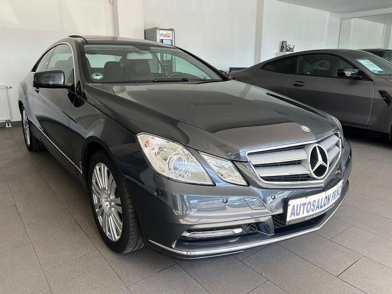 Usata Mercedes E200 184 CV (135 kW) 2012 Grigio Coupé