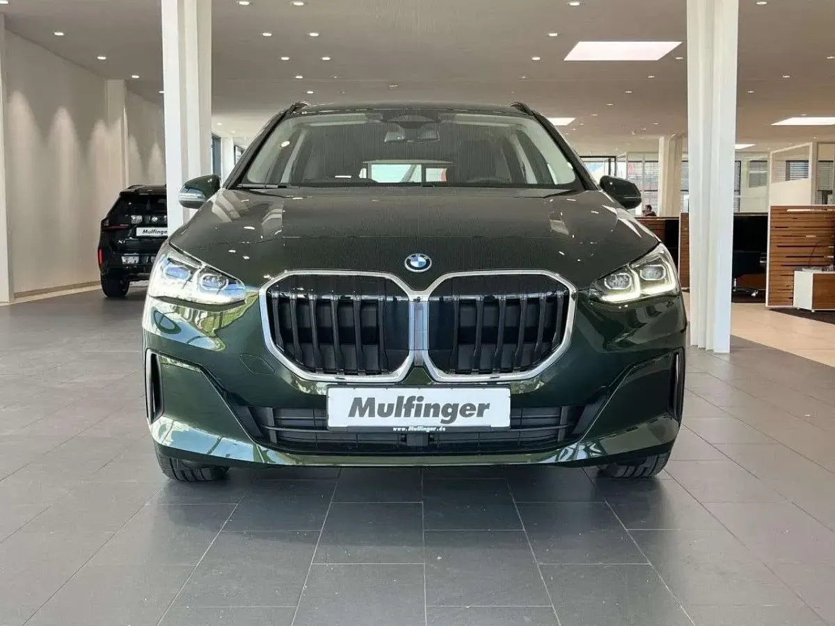 Gebraucht BMW 225 245 PS (180 kW) 2025 Sanremo green Kombi