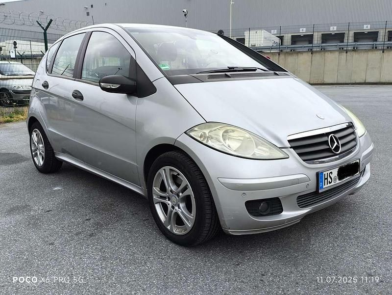 Silber Gebraucht 2005 Mercedes A160 Classic Limousine | 1.600 € - Bild 1/4