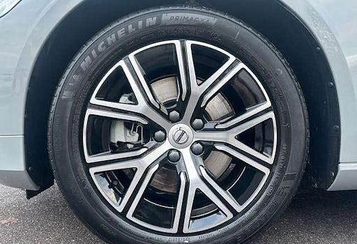 Gebraucht Volvo V60 Core 197 PS (144 kW) 2024 Grau Kombi