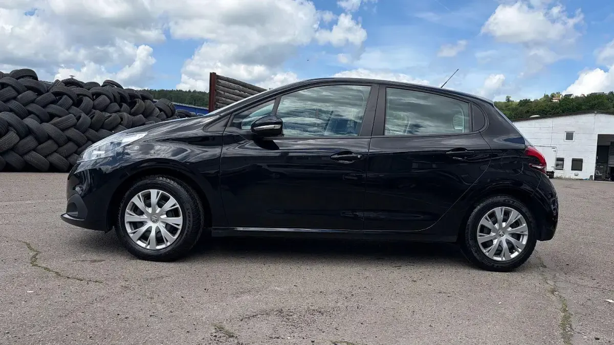 Gebraucht Peugeot 208 Active 82 PS (60 kW) 2019 Kleinwagen