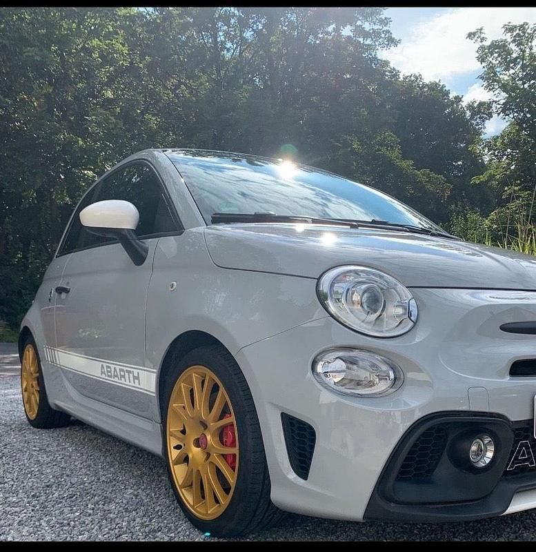 Grau Gebraucht 2018 Fiat 500 Abarth Kleinwagen | 21.900 € - Bild 1/4