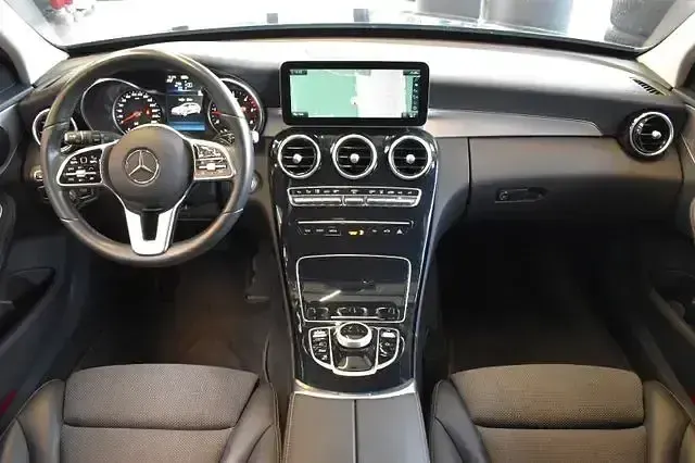 Second-hand Mercedes E300 Avantgarde 122 CP (89 kW) 2020 Andere Berlinǎ