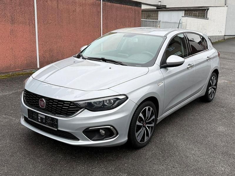 Gebraucht Fiat Tipo Lounge 120 PS (88 kW) 2016 Silber Limousine