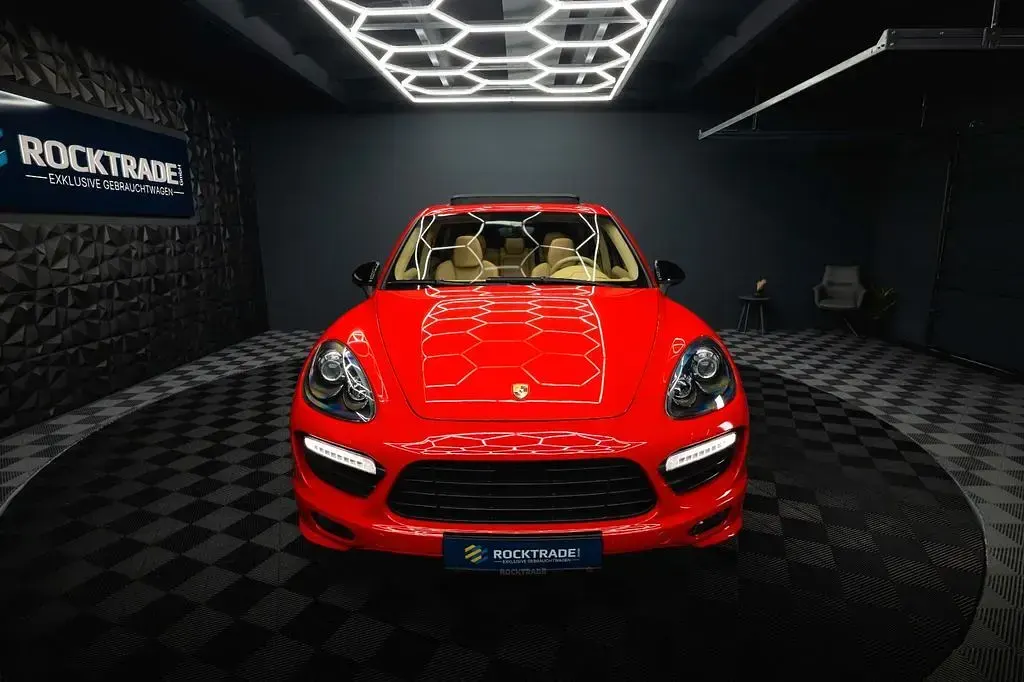 Gebraucht Porsche Cayenne Turbo 500 PS (367 kW) 2012 Rot SUV