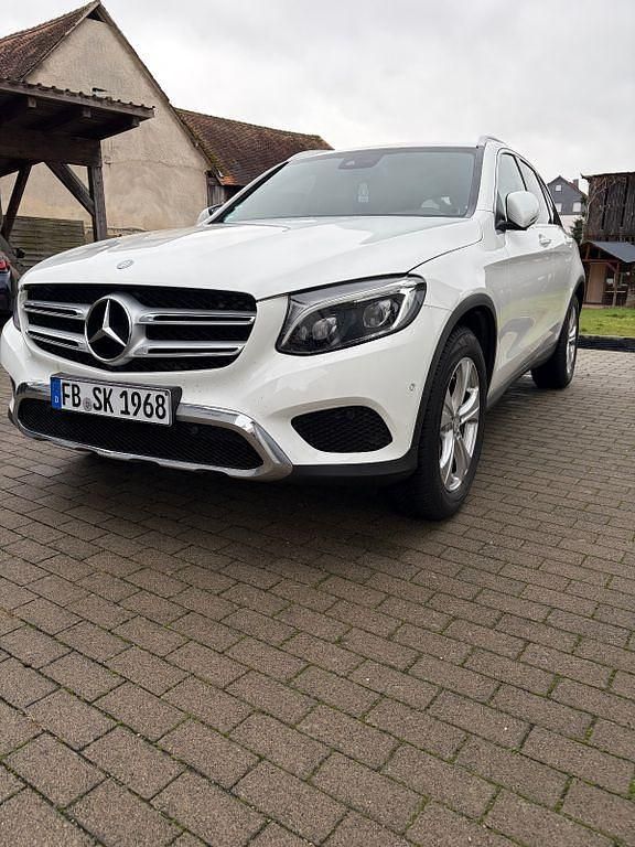 Weiß Gebraucht 2015 Mercedes GLC220 SUV | 17.495 € (Fairer Preis) - Bild 1/4
