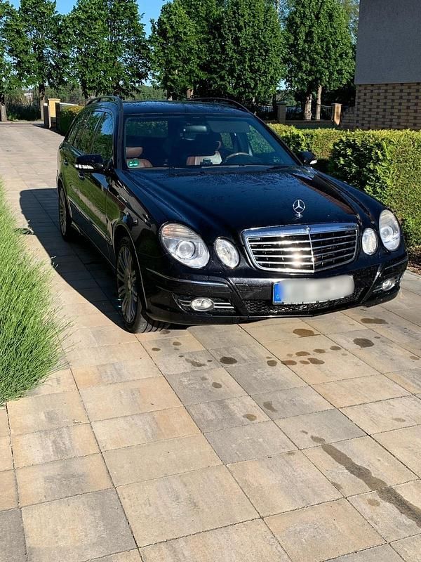 Gebraucht Mercedes E220 170 PS (125 kW) 2008 Schwarz Kombi