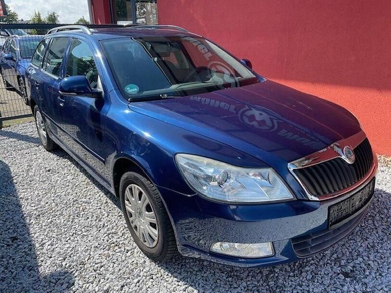 Blau Gebraucht 2011 Skoda Octavia Ambiente Kombi | 9.600 € (Fairer Preis) - Bild 1/4