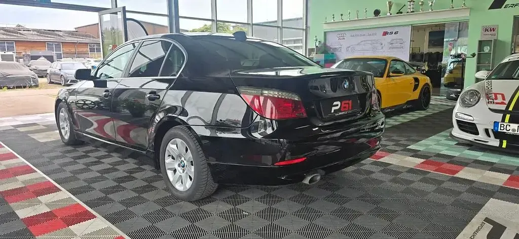 Gebraucht BMW 520 177 PS (130 kW) 2009 Schwarz Limousine