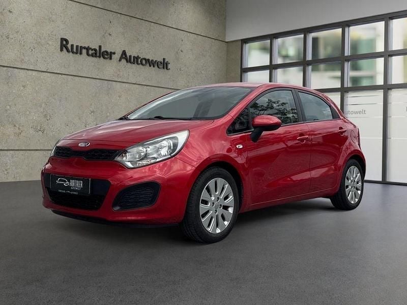 Rot Gebraucht 2011 Kia Rio Edition 7 Limousine | 5.999 € (Fairer Preis) - Bild 1/4