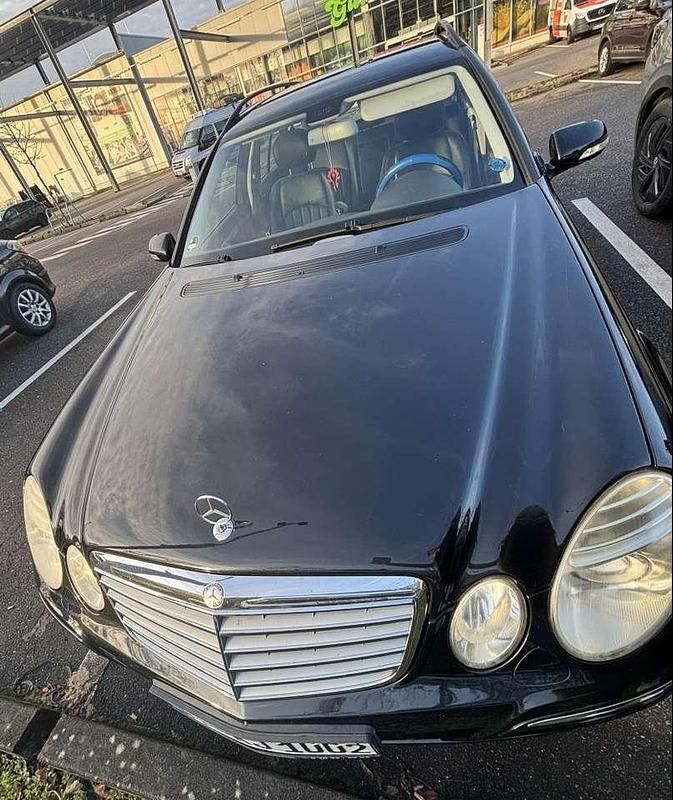 Gebraucht Mercedes E320 Avantgarde 224 PS (164 kW) 2006 Schwarz Kombi