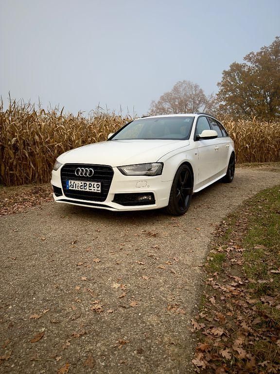 Weiß Gebraucht 2012 Audi A4 S-Line Kombi | 13.400 € (Teuer) - Bild 1/4