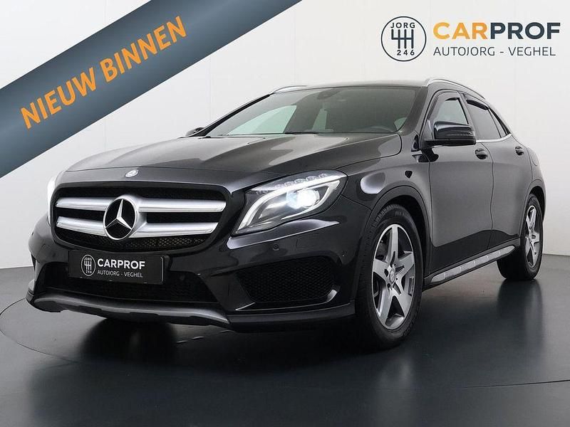 Schwarz Gebraucht 2016 Mercedes GLA250 SUV | 18.995 € (Fairer Preis) - Bild 1/4