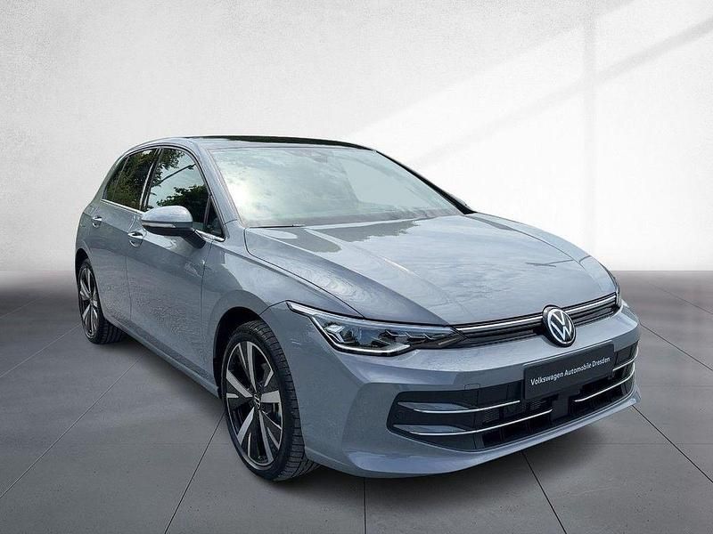 Gebraucht VW Golf VIII Style 150 PS (110 kW) 2025 Grau Limousine