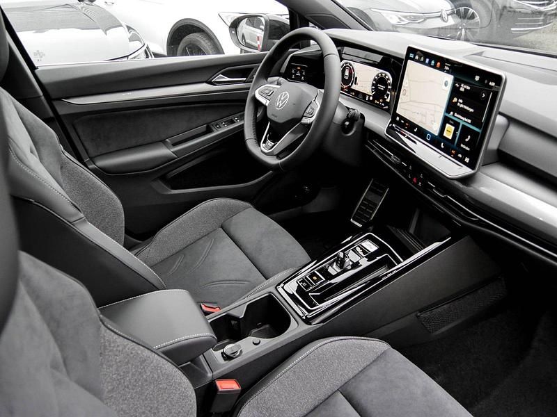 Gebraucht VW Golf VIII Edition 150 PS (110 kW) 2024 Grenadillschwarz metallic Limousine