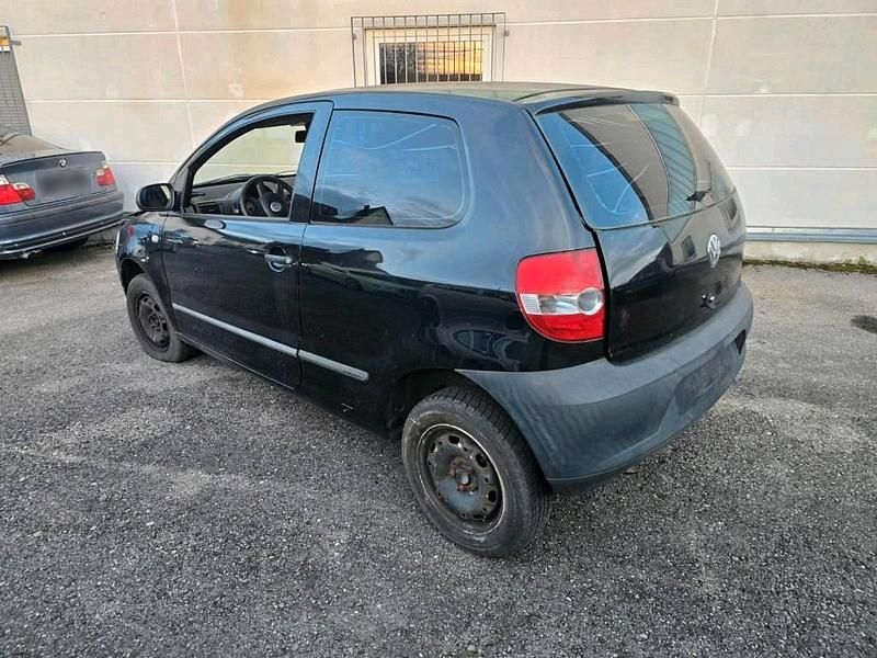 Second-hand VW Fox 75 CP (55 kW) 2006 Negru Hatchback