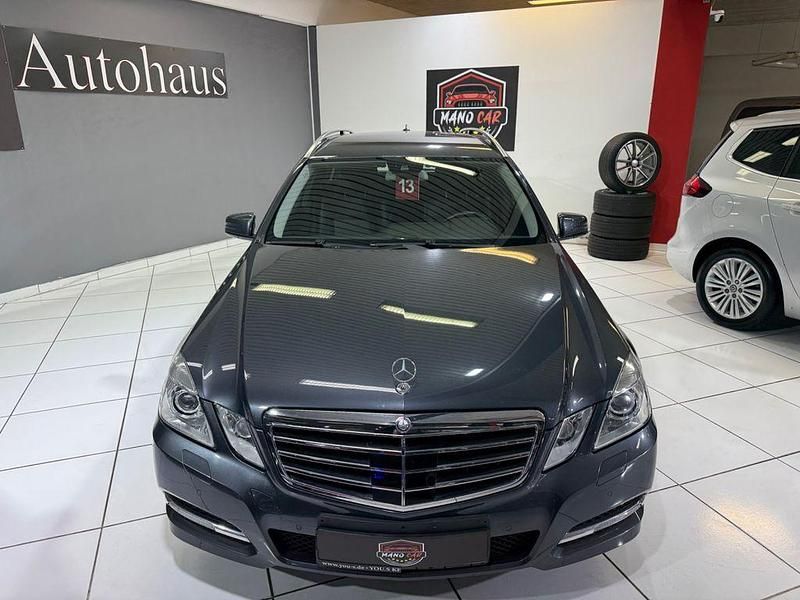 Gebraucht Mercedes E250 204 PS (150 kW) 2010 Grau Kombi
