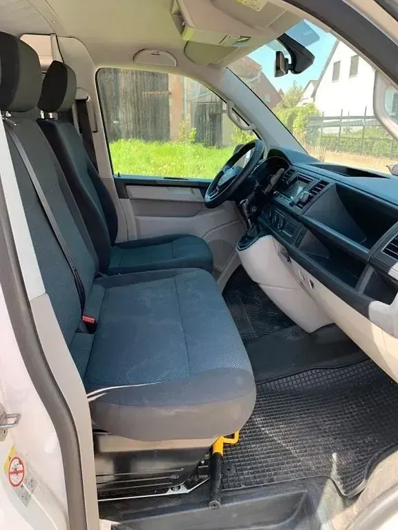 Gebraucht VW Transporter 102 PS (75 kW) 2017 Grau Van