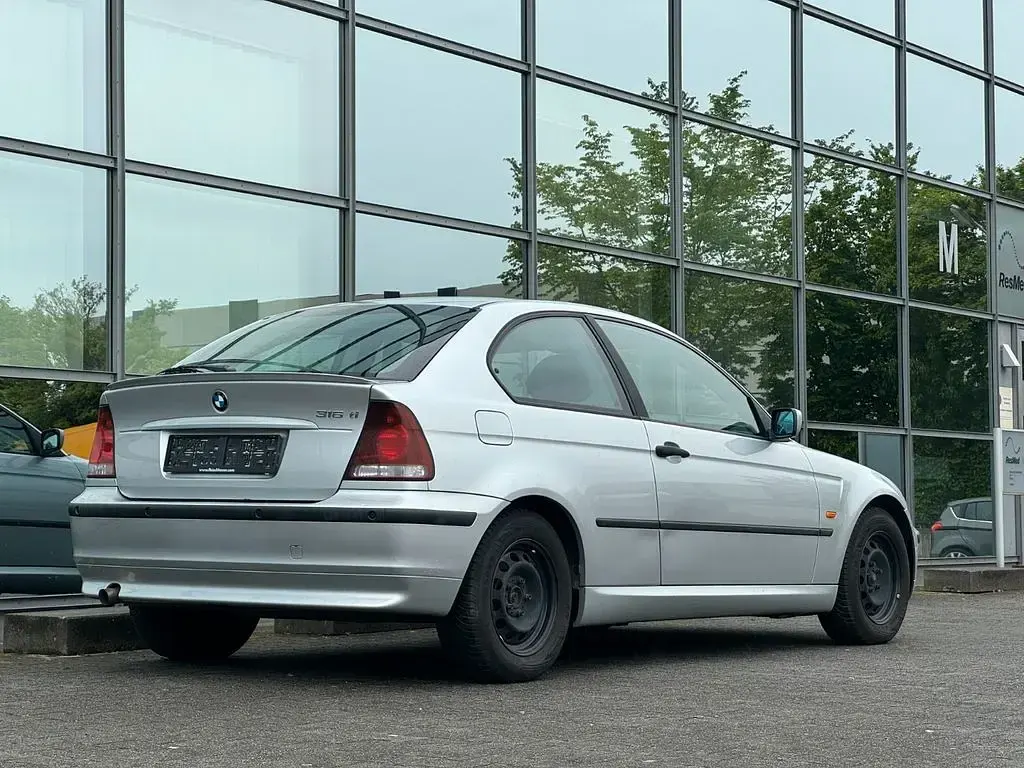 Brugt BMW 316 116 HK (85 kW) 2004 Sølv Coupe
