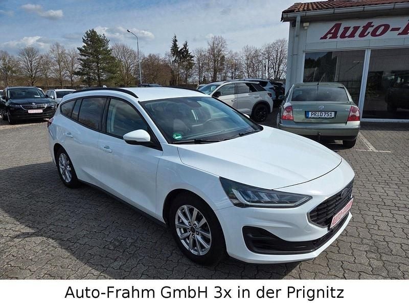 Gebraucht Ford Focus Cool & Connect 120 PS (88 kW) 2022 Weiß Kombi