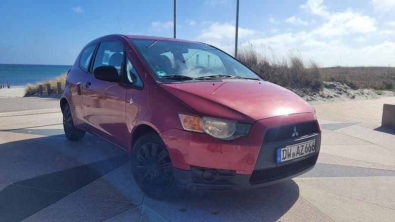 Gebraucht Mitsubishi Colt 75 PS (55 kW) 2010 Rot Kleinwagen