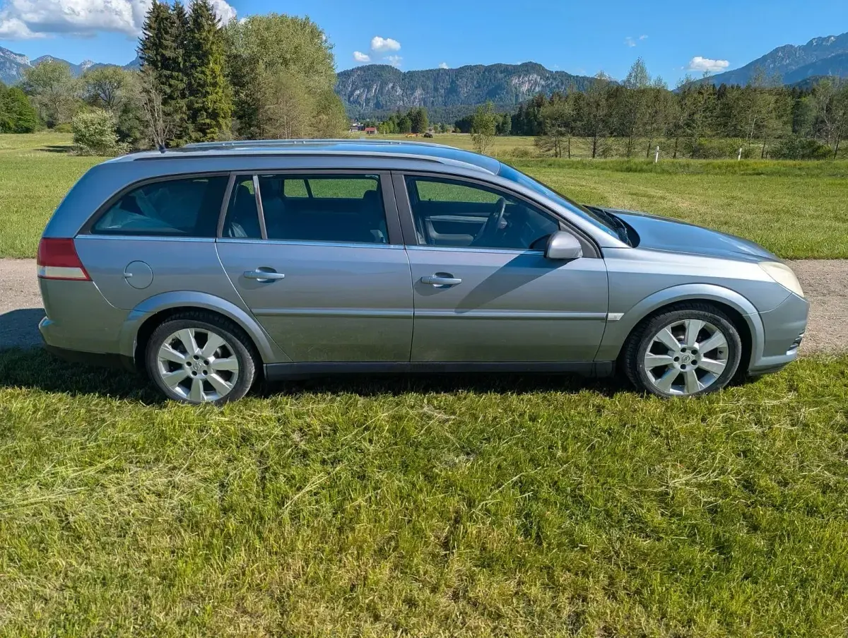Gebraucht Opel Vectra 120 PS (88 kW) 2007 Silber Kombi