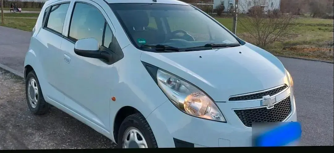 Gebraucht Chevrolet Spark 68 PS (50 kW) 2010 Weiß Kleinwagen